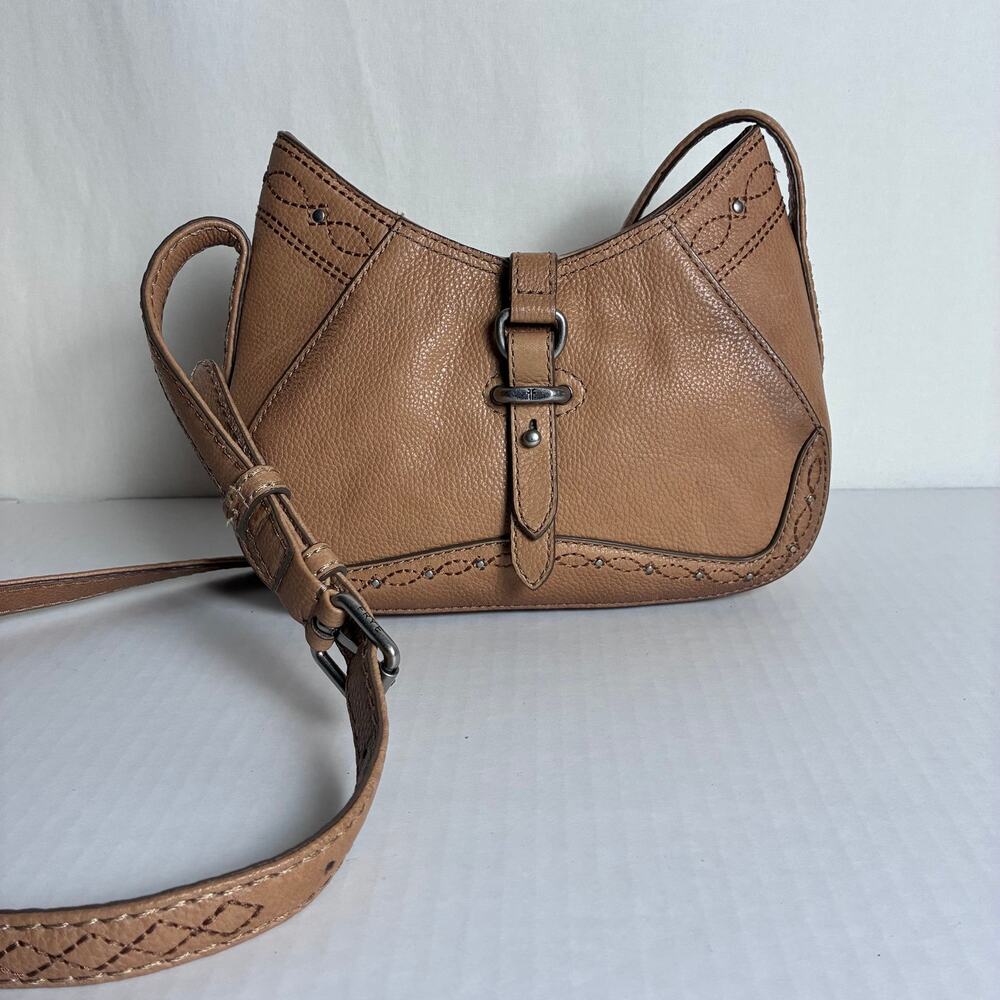 Vintage Frye Tan Pebbled Leather Studded Stitch Hobo Crossbody Bag Dust Bag Y2K - Picture 2 of 16